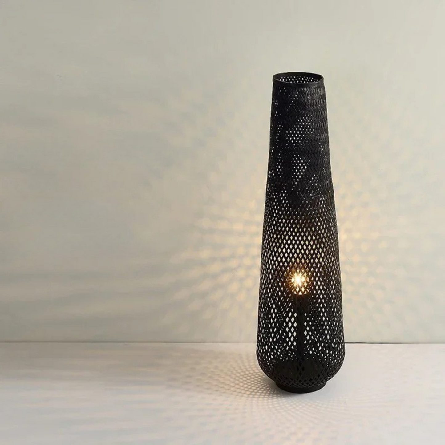 VARM - Handgemaakte Vloerlamp van Gewoven Bamboe